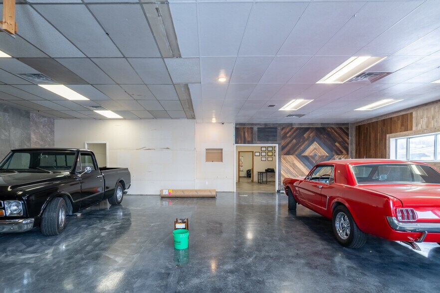 More Photos Of 2535 W Main St, Valley City Self Storage For Lease
