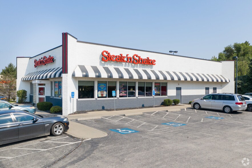 Primary Photo Of 4929 N Old Pike Rd, Gladstone Fast Food For Sale