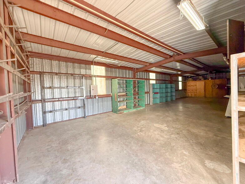 More Photos Of 11730 Highway 152, Pampa Warehouse For Sale