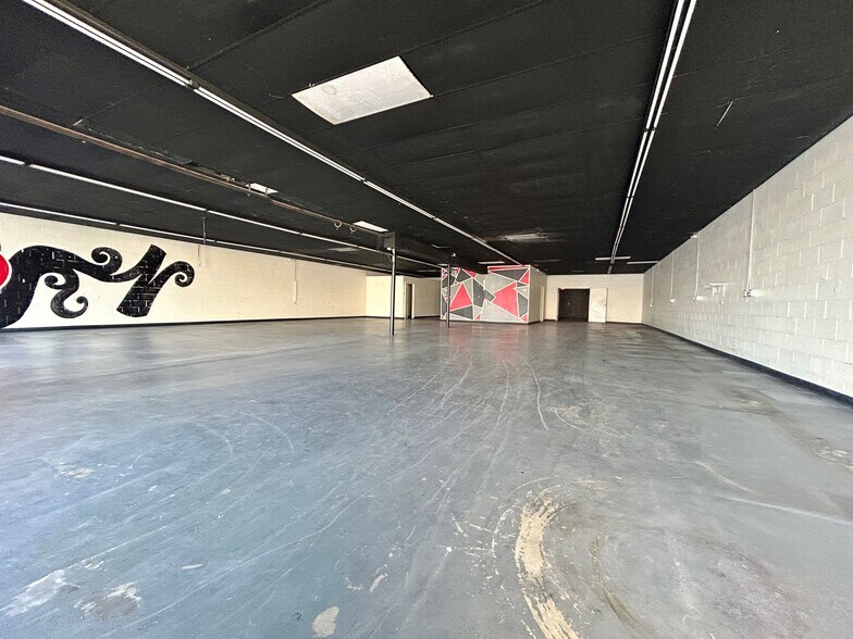 More Photos Of 1514 E 8th St, Odessa Storefront For Lease