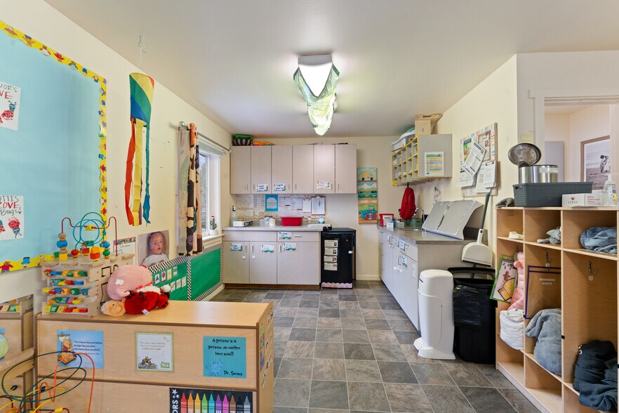 More Photos Of 2125 Coburg Rd, Eugene Healthcare For Sale