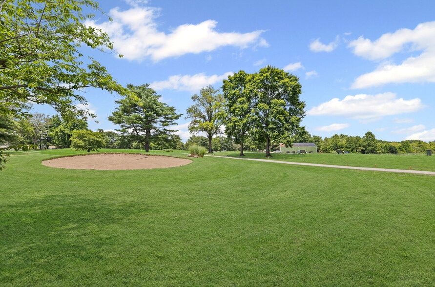More Photos Of 200 Arlington Dr, Granite City Golf Course Driving Range For Sale