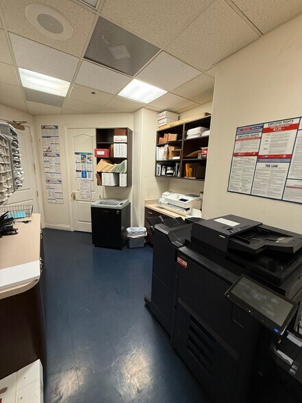 More Photos Of 7400 Sahara Ave, Las Vegas Office For Sale