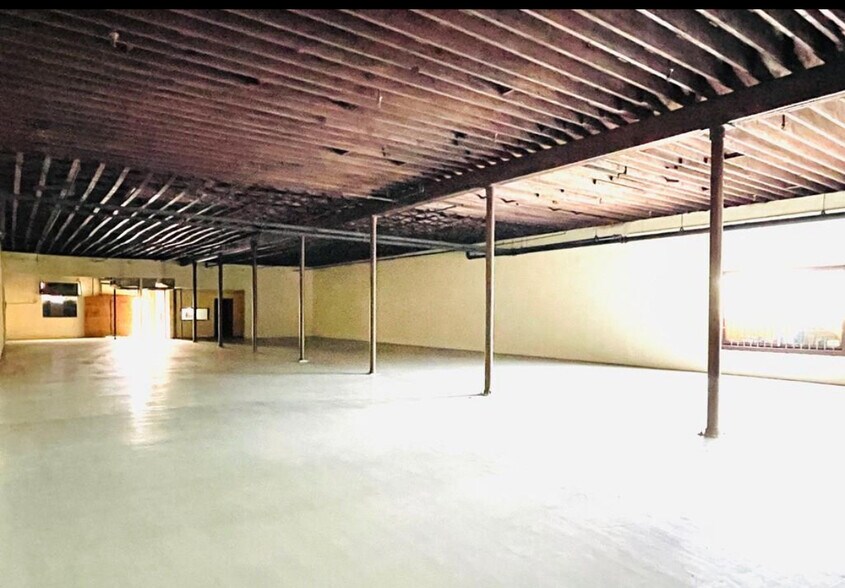 More Photos Of 1263 E Adams St, Brownsville Restaurant For Sale