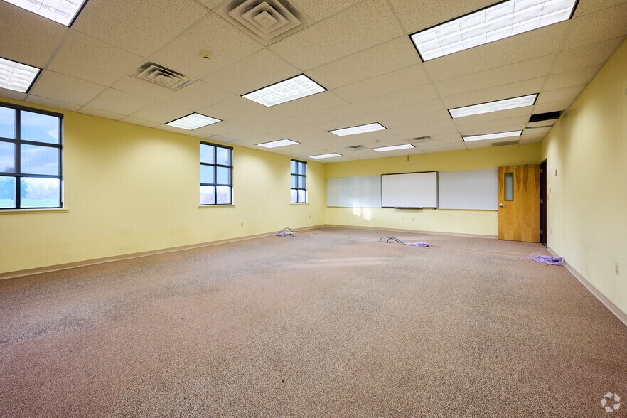 More Photos Of 7285 Gale Rd, Lima Medical For Lease