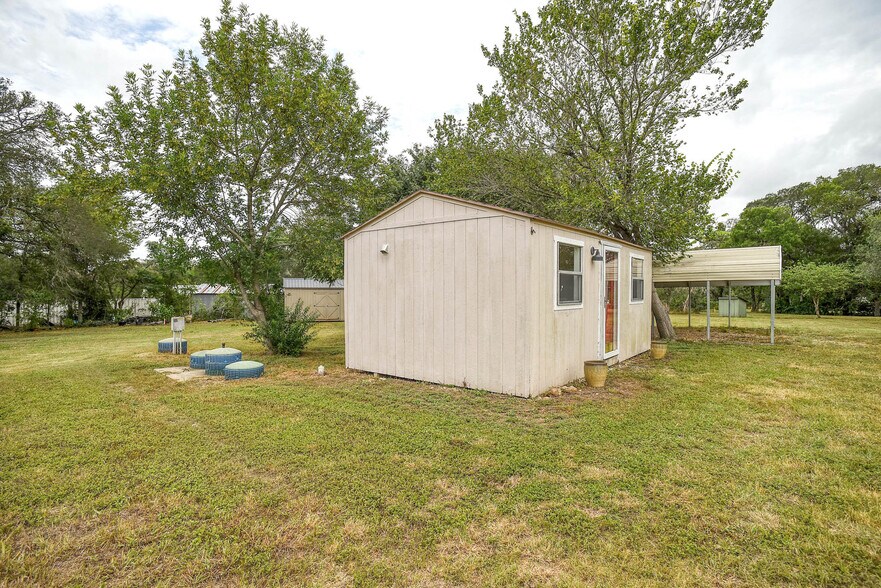 More Photos Of 901 Highway 21 W, Cedar Creek Land For Sale