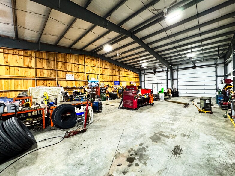 More Photos Of 4 Nora Ln, Pomfret Warehouse For Sale
