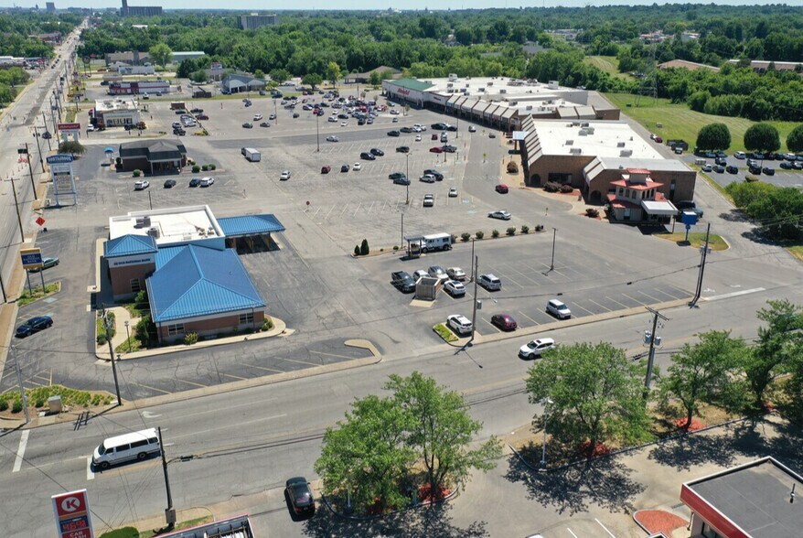 More Photos Of 3710-3748 N 1st Ave, Evansville Unknown For Lease