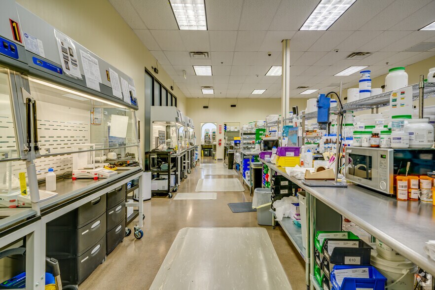 More Photos Of 711 E Carefree Hwy, Phoenix Unknown For Lease