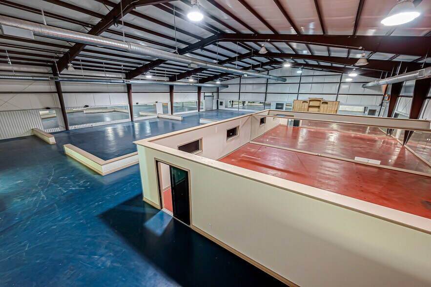 Primary Photo Of 2202 Lone Oak Rd, Houston Health Club For Lease