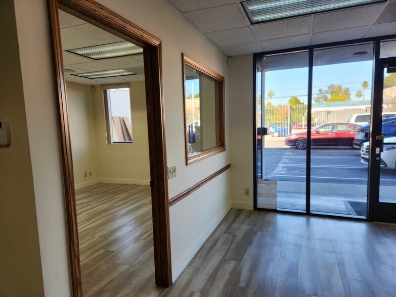 More Photos Of 14942 Delano St, Van Nuys Warehouse For Lease