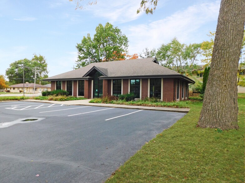 More Photos Of 3400 N Rockton Ave, Rockford Office For Lease