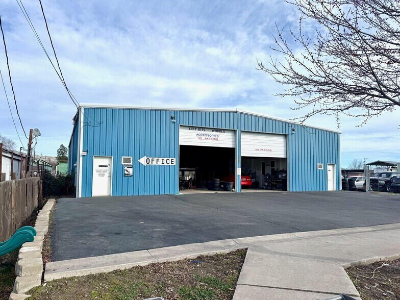 More Photos Of 1225 Adams St, Klamath Falls Warehouse For Sale