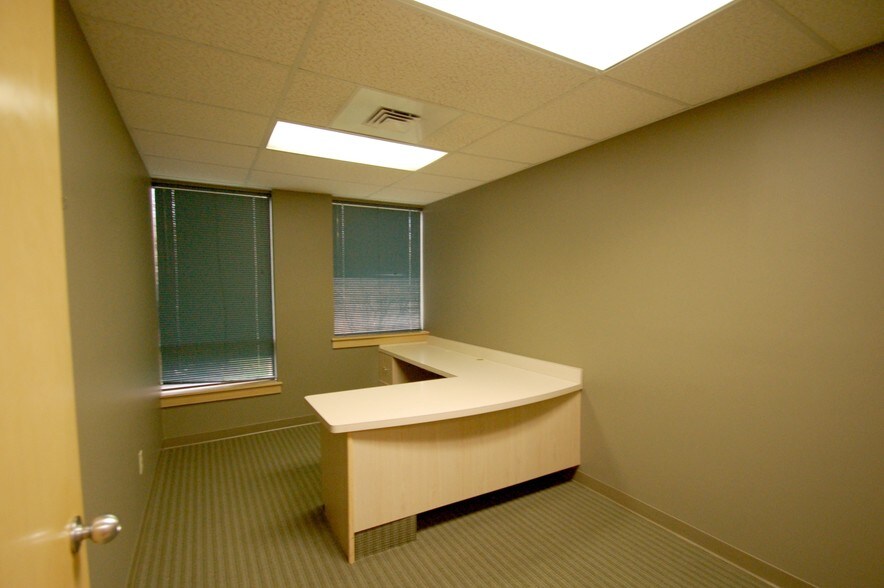 More Photos Of 8100 Ravines Edge Ct, Columbus Medical For Lease