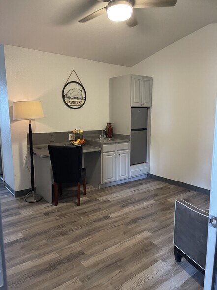 Primary Photo Of Upscale OK City Assisted Living Care Home, Oklahoma City Continuing Care Retirement Community For Sale