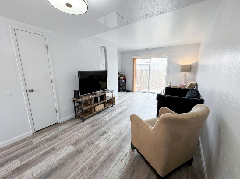 More Photos Of 429 10th St, Sparks Multifamily For Sale