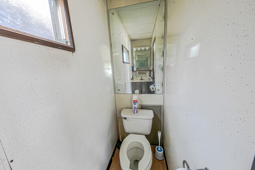 More Photos Of 106 W Main St, Enon Auto Dealership For Sale