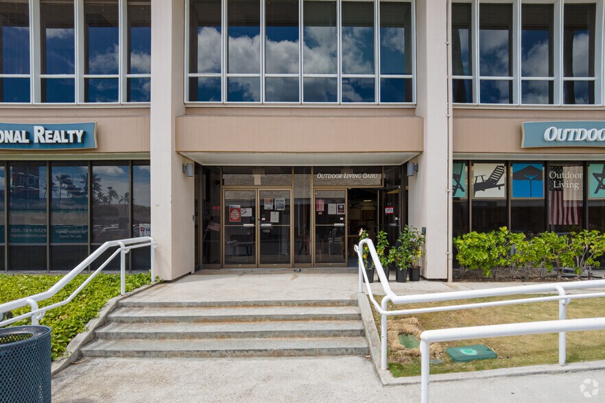 More Photos Of 7192 Kalanianaole Hwy, Honolulu Unknown For Lease