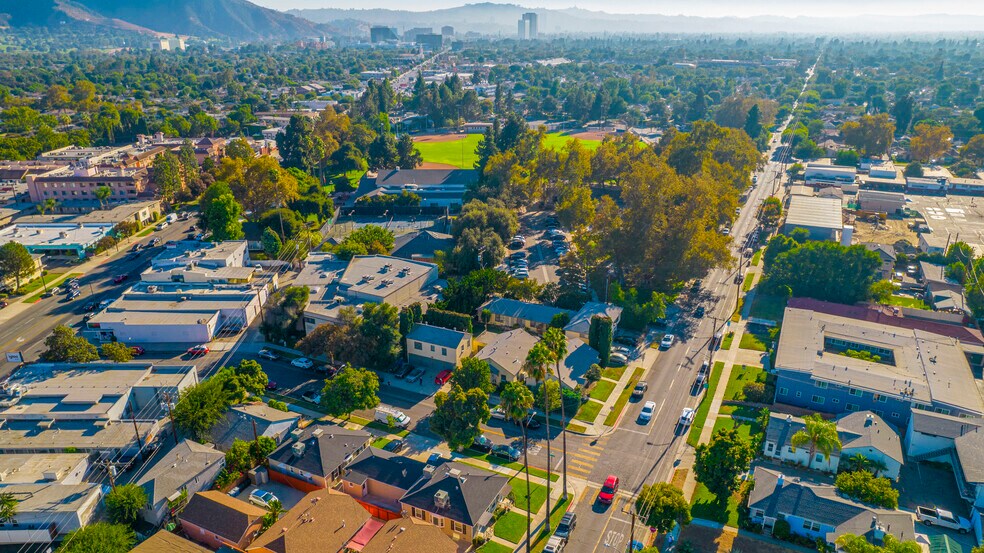 More Photos Of 1004 W Clark Ave, Burbank Apartments For Sale
