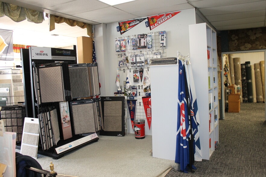 More Photos Of 325 W Elm St, Sycamore General Retail For Sale