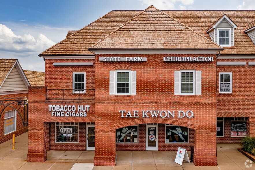 More Photos Of 5600-5675 Stone Rd, Centreville Unknown For Lease