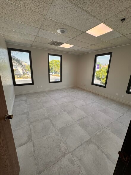 More Photos Of 116 N Vineyard Ave, Ontario Office For Lease