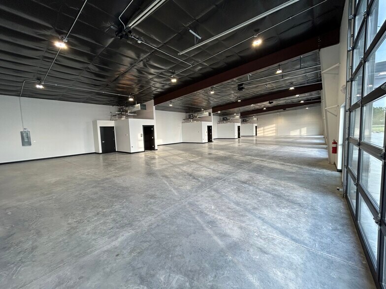 More Photos Of 2517 N 240th St, Waterloo Light Manufacturing For Lease