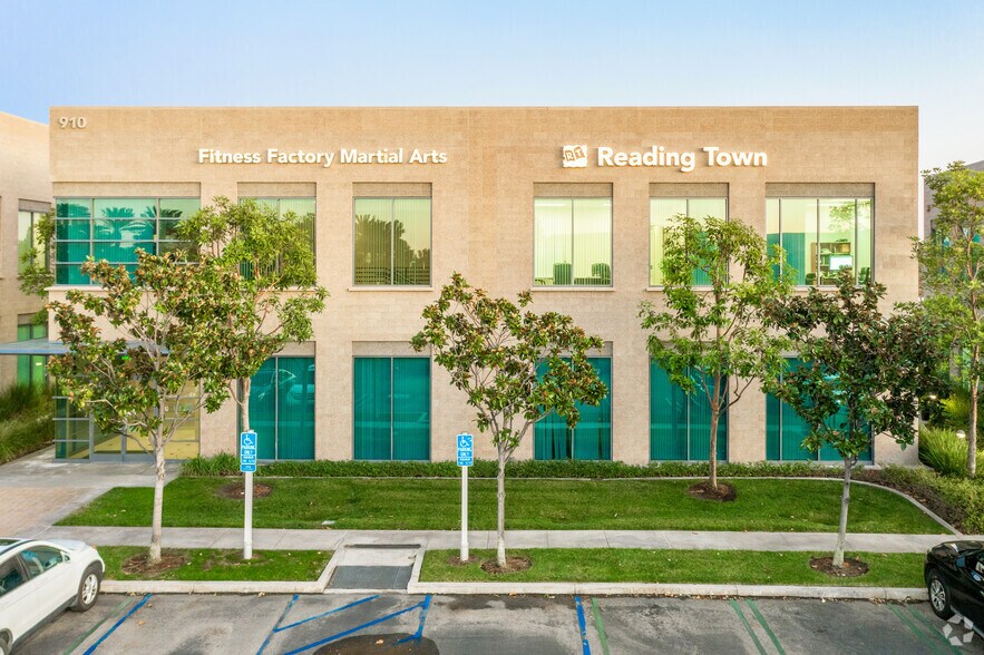 More Photos Of 910 Roosevelt Ave, Irvine Office For Lease