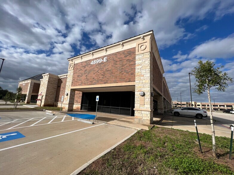 More Photos Of 4899 Highway 6, Missouri City Storefront Retail Office For Sale