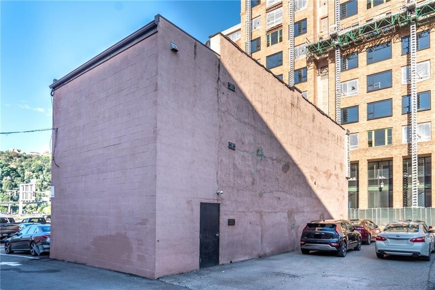 More Photos Of 10 Market St, Pittsburgh Restaurant For Sale