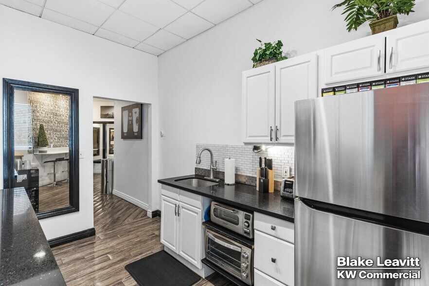 More Photos Of 5844 S Pecos Rd, Las Vegas Medical For Sale