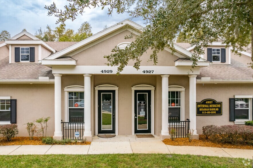 More Photos Of 4927-4931 Van Dyke Rd, Lutz Medical For Lease