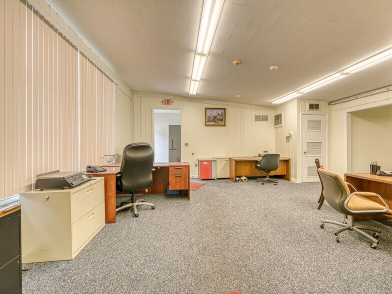 More Photos Of 111 Jones Ave, Monroe Warehouse For Lease