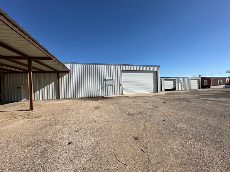 More Photos Of 8124 Sprague Rd, Odessa Warehouse For Sale