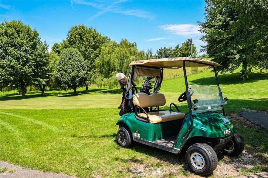 More Photos Of 6198 Randolph Summer Shade Rd, Summer Shade Sports And Entertainment For Sale