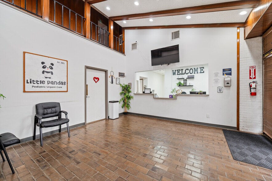 More Photos Of 3339 Fairview St, Pasadena Medical For Lease