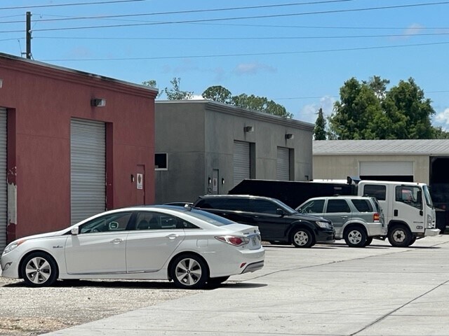 More Photos Of 145 Ronning Way, Longwood Warehouse For Sale