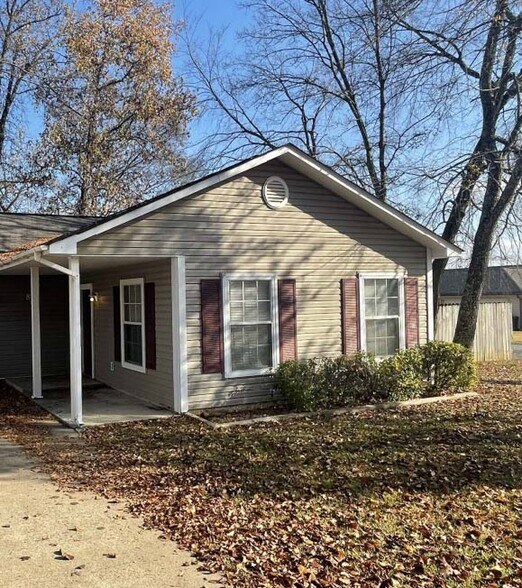 More Photos Of Main St, Benton Specialty For Sale