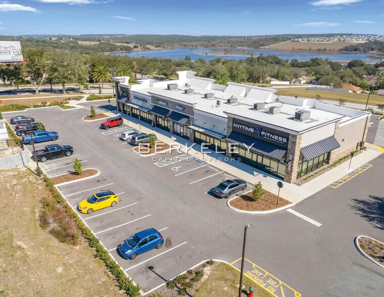 More Photos Of 825 S US Highway 27, Minneola Storefront For Sale