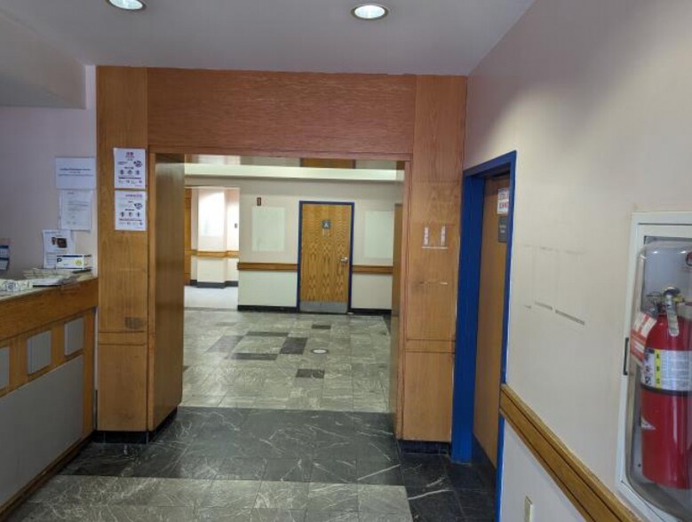 More Photos Of 2532 Grand Concourse, Bronx Office For Lease