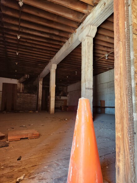 More Photos Of 360 W Commercial Ave, El Centro Warehouse For Lease