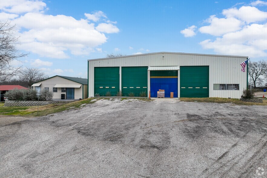 More Photos Of 6212 FM 933, Blum Warehouse For Sale