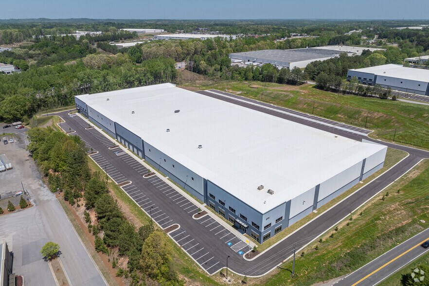 More Photos Of Jessie Cronic Rd & I-85, Braselton Unknown For Lease