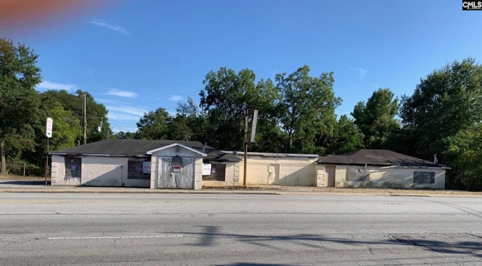 More Photos Of 3836 W Beltline Blvd, Columbia Freestanding For Sale