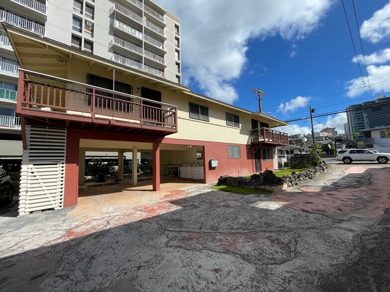 More Photos Of 1077 Kinau St, Honolulu Multifamily For Sale