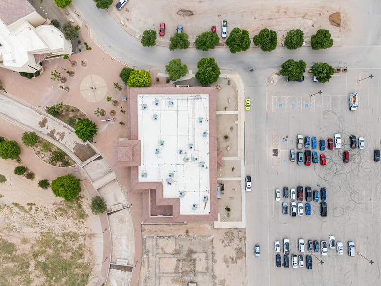More Photos Of 400-2 Cascade Ave, Carlsbad Office For Sale