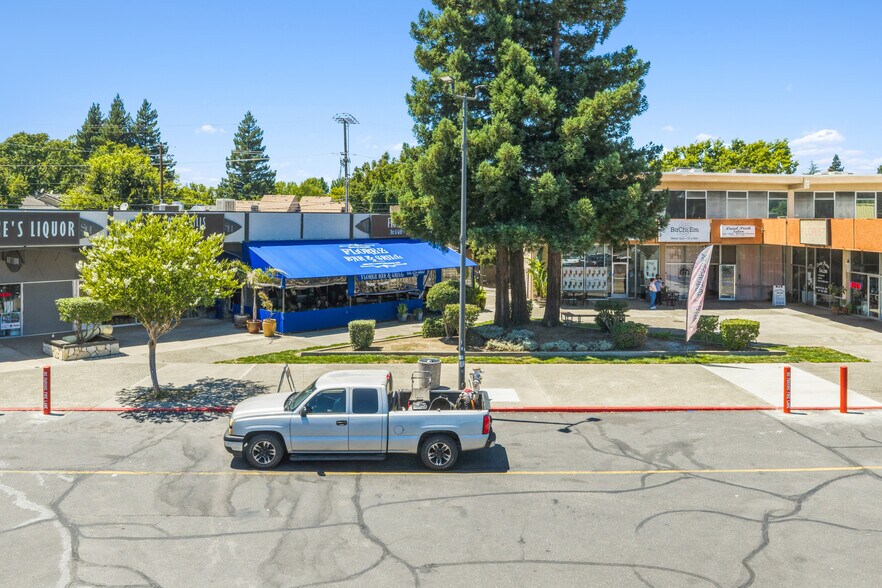 More Photos Of 5900-5982 S Land Park Dr, Sacramento Storefront For Sale