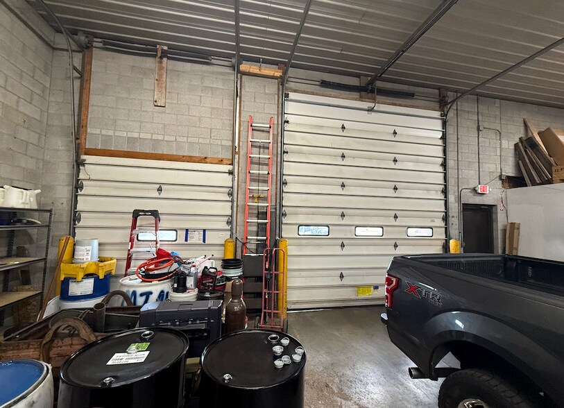 More Photos Of 3086 Dixie Ave SW, Grandville Manufacturing For Lease
