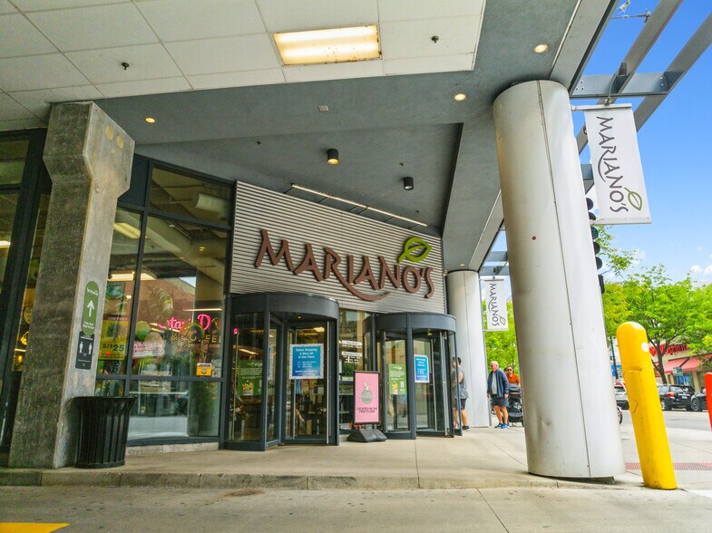 More Photos Of 3030 N Broadway St, Chicago Storefront For Sale