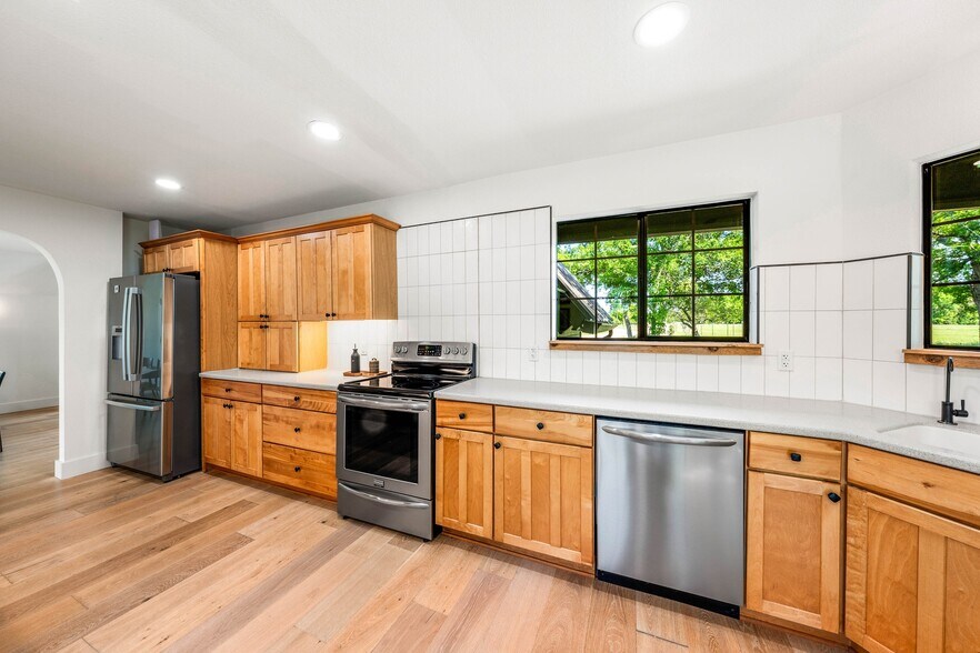 More Photos Of 4158 Creek Rd, Temple Specialty For Sale